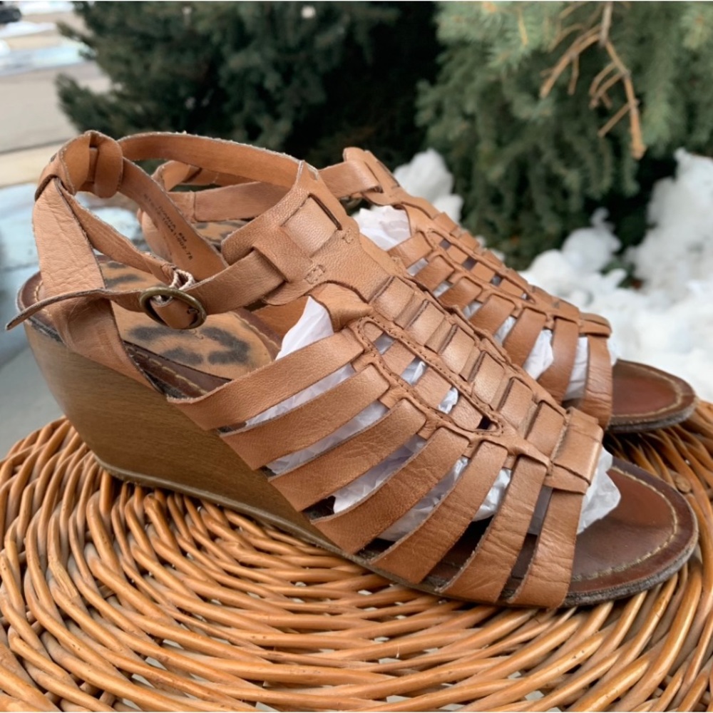 BareTraps Ivania Leather Wedge Sandals w/ Woven Detail - size 8
